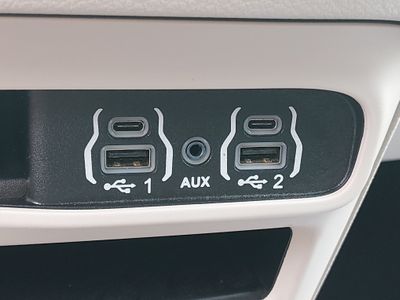 2023 Chrysler Pacifica — photo 19 view