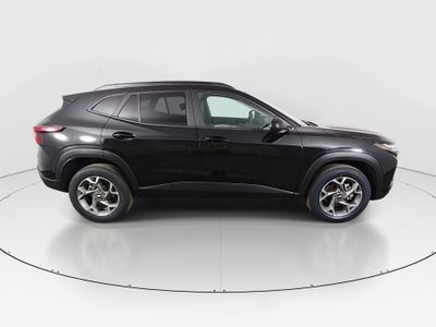 2025 Chevrolet Trax - Photo 8