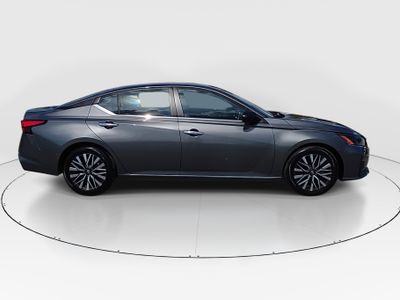 2025 Nissan Altima - Photo 8