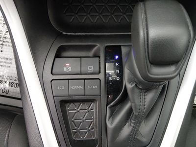 2024 Toyota RAV4 - Photo 18