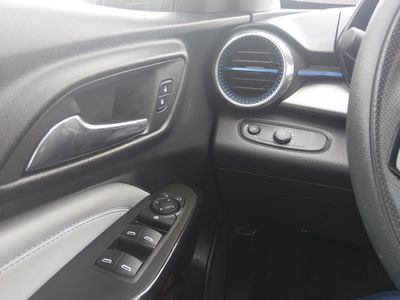 2025 Chevrolet Trax - Photo 18