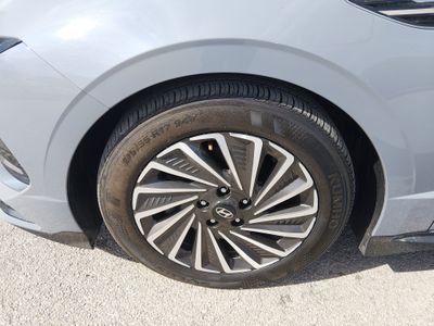 2025 Hyundai Sonata Hybrid — photo 10 view