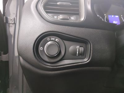 2023 Jeep Renegade - Photo 13