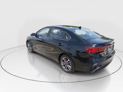 2023 Kia Forte - Photo 5