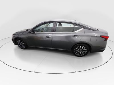 2025 Nissan Altima - Photo 4