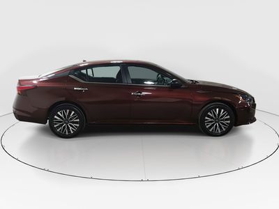 2025 Nissan Altima - Photo 8