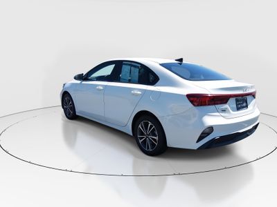 2024 Kia Forte - Photo 5