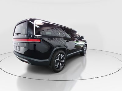 2023 Rivian R1S - Photo 7