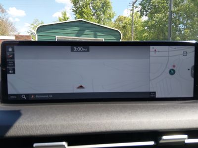2025 Genesis GV70 — photo 17 view