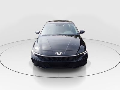 2024 Hyundai Elantra - Photo 2