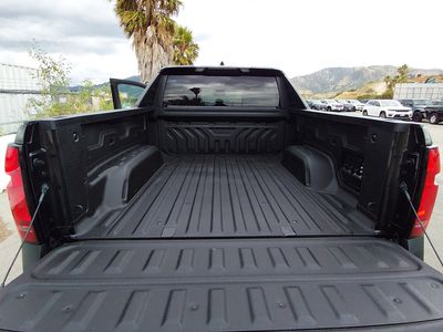 2024 Chevrolet Silverado EV - Photo 11