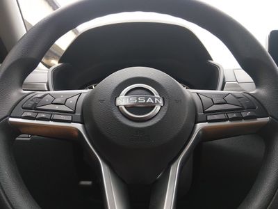 2025 Nissan Altima - Photo 12