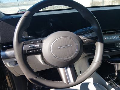 2025 Hyundai Kona — photo 12 view