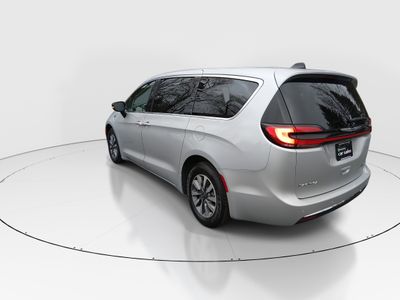 2024 Chrysler Pacifica - Photo 5