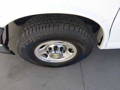 2025 Chevrolet Express 15 Passenger - Photo 10