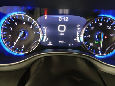 2025 Chrysler Pacifica - Photo 14