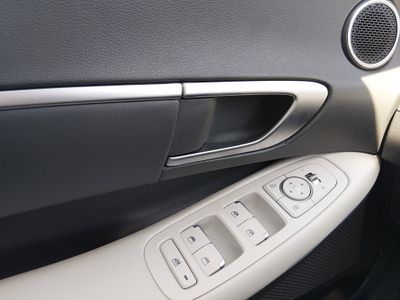 2025 Hyundai Sonata - Photo 18