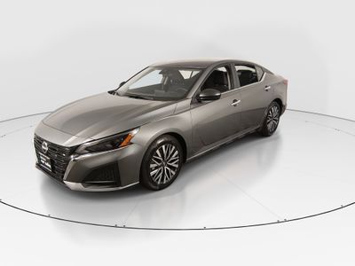 2025 Nissan Altima - Photo 3