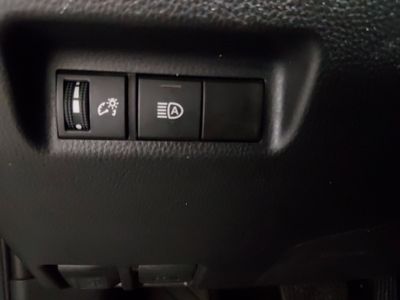 2025 Toyota RAV4 - Photo 13