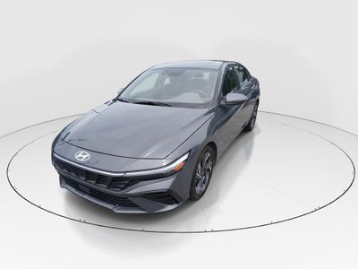 2025 Hyundai Elantra - Photo 3