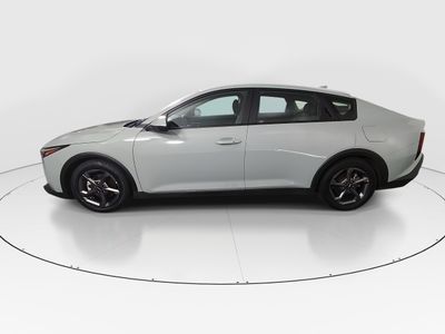 2025 Kia K4 - Photo 4