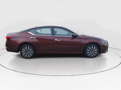 2025 Nissan Altima - Photo 8