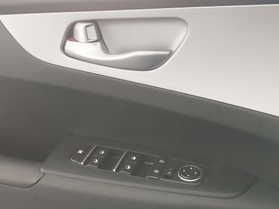 2023 Kia Forte - Photo 17