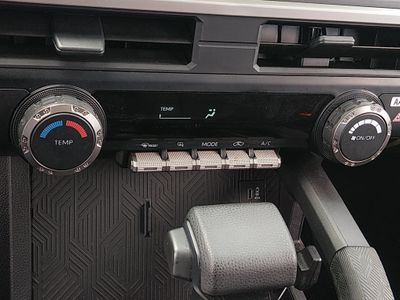 2025 Toyota Tacoma 2WD - Photo 18