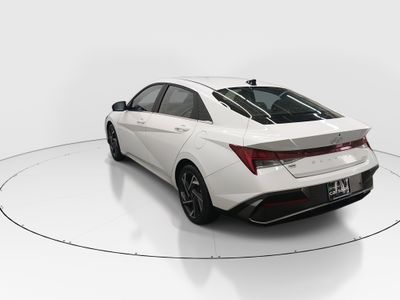 2024 Hyundai Elantra - Photo 5