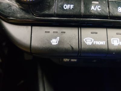 2024 Hyundai Elantra - Photo 17