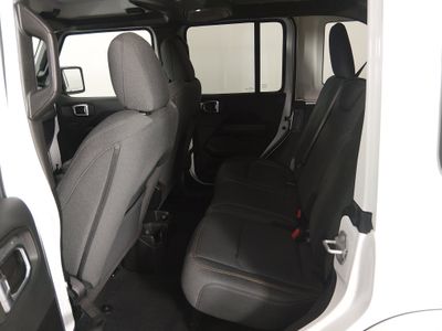 2025 Jeep Wrangler - Photo 20