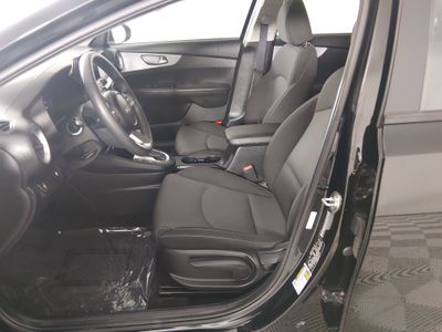 2023 Kia Forte - Photo 19