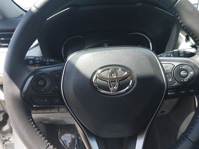 2024 Toyota RAV4 - Photo 12