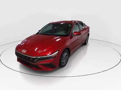 2024 Hyundai Elantra - Photo 3