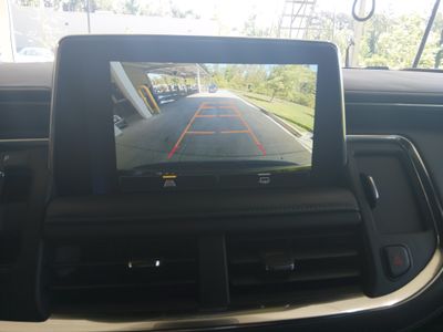2024 Chevrolet Suburban - Photo 17