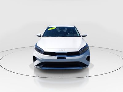 2024 Kia Forte - Photo 2