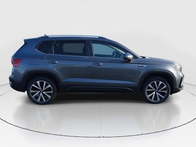 2024 Volkswagen Taos - Photo 8