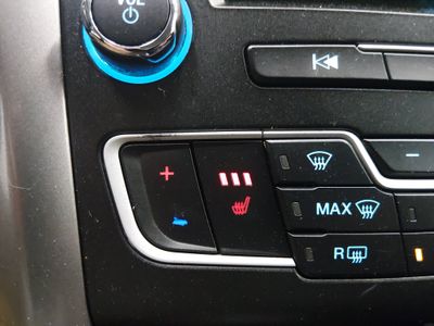2017 Ford Fusion - Photo 17
