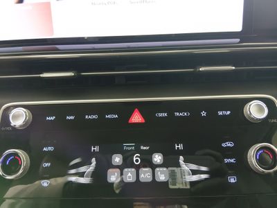 2025 Genesis GV80 - Photo 19