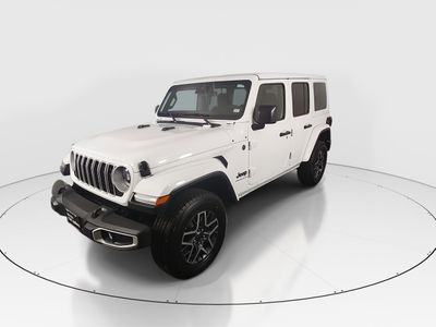 2025 Jeep Wrangler - Photo 3