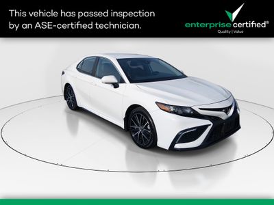 2024 Toyota Camry SE Auto — front three-quarter view