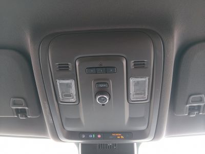 2024 Chevrolet Suburban - Photo 20