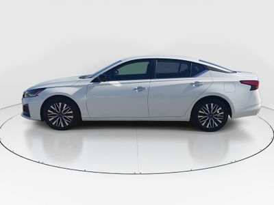 2025 Nissan Altima - Photo 4
