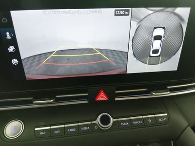 2024 Hyundai Elantra — photo 16 view