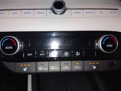 2024 Hyundai Elantra - Photo 18