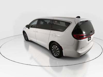 2023 Chrysler Pacifica — detail view