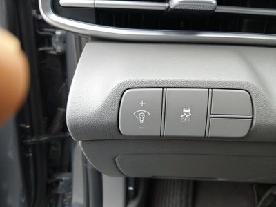 2025 Hyundai Elantra - Photo 20