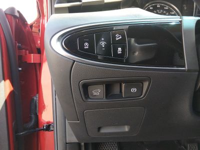 2025 Genesis GV70 — photo 13 view