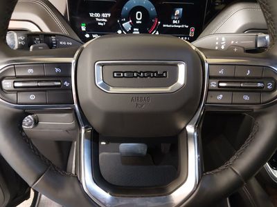 2025 GMC Yukon XL - Photo 12
