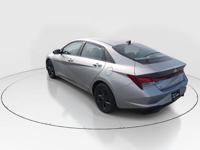 2023 Hyundai Elantra - Photo 5